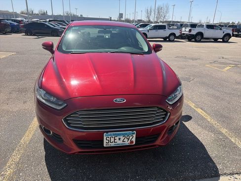 Used 2013 Ford Fusion SE FWD image 3