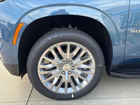 New 2026 Chevrolet Suburban Premier w/ Sun And Tow Package AWD/4WD image 7