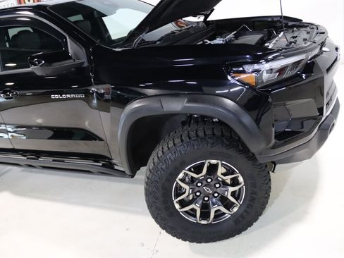 Used 2026 Chevrolet Colorado ZR2 w/ Technology Package AWD/4WD image 73