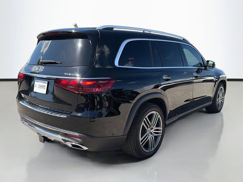 Used 2025 Mercedes-Benz GLS 450 4MATIC image 3