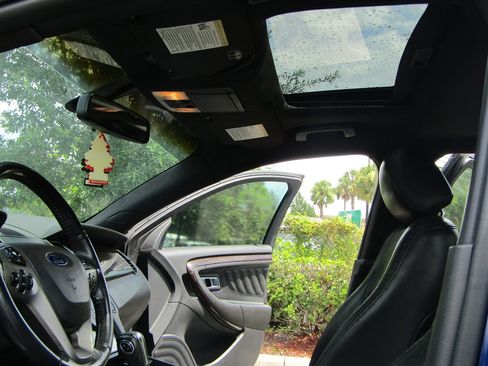 Used 2013 Ford Taurus Limited image 10