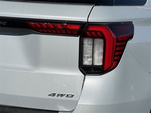 New 2026 Ford Explorer Active w/ Active Comfort Package image 7