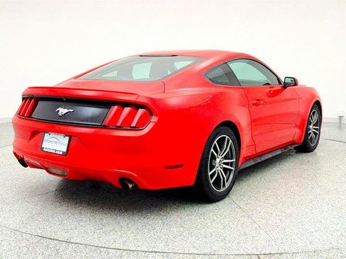 Used 2017 Ford Mustang Coupe image 5