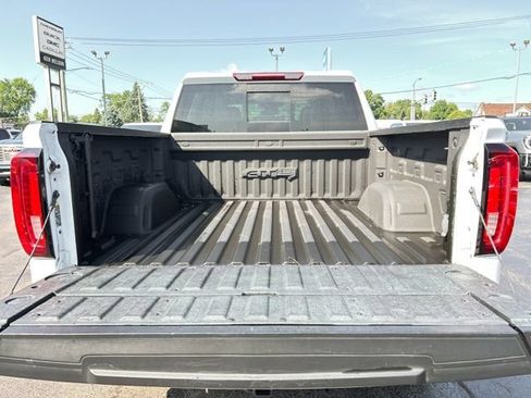 Used 2022 GMC Sierra 1500 AT4 w/ AT4 Premium Package AWD/4WD image 10