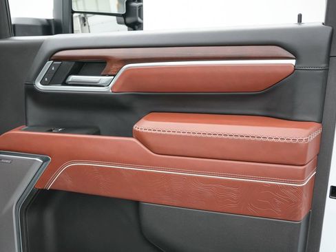 Used 2025 GMC Sierra 2500 Denali Ultimate image 35