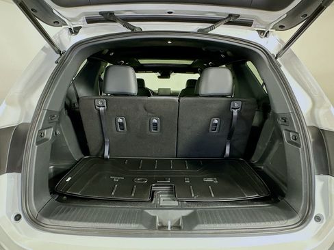 Used 2025 Honda Pilot TrailSport image 21