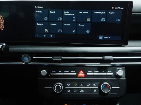 Certified 2025 Hyundai Tucson SE image 18