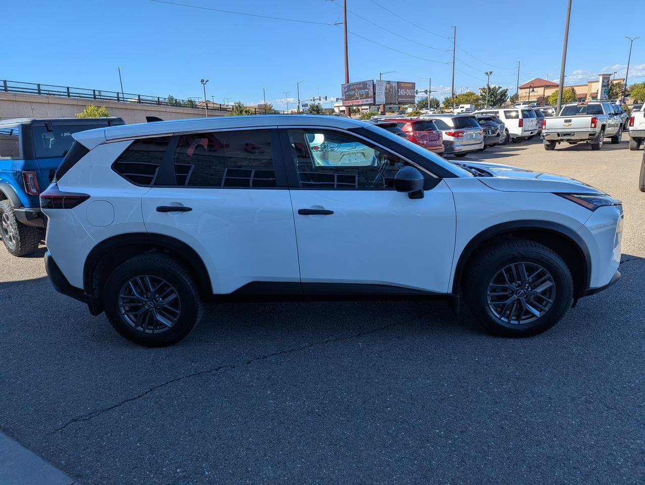 Used 2023 Nissan Rogue S AWD/4WD image 6