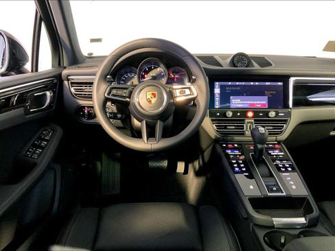 Certified 2026 Porsche Macan AWD/4WD image 13