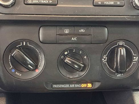 Used 2014 Volkswagen Jetta S image 16