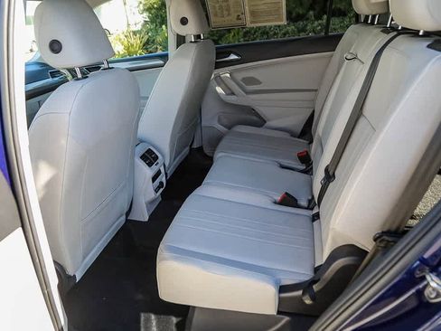 Used 2022 Volkswagen Tiguan SE image 17