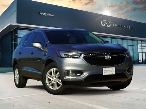 Used 2020 Buick Enclave Essence image 1