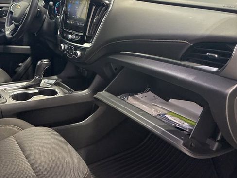 Used 2020 Chevrolet Traverse LT image 50