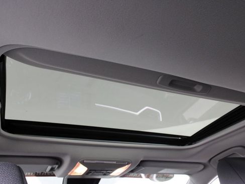 Used 2020 Toyota RAV4 XLE w/ Convenience Package image 20