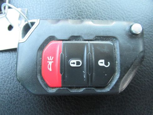 Used 2021 Jeep Gladiator Rubicon AWD/4WD image 35