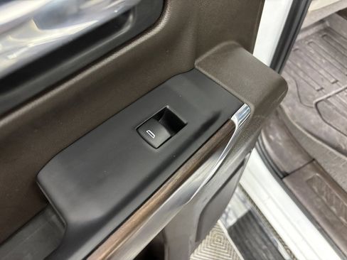 Used 2021 GMC Sierra 1500 SLT image 43