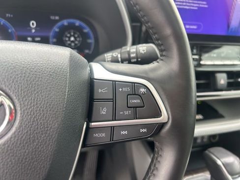 Used 2023 Toyota Highlander Limited image 20