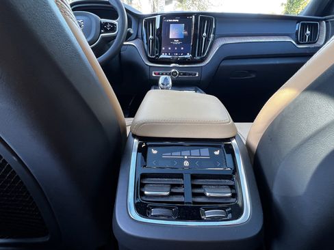 Used 2023 Volvo XC60 B5 Ultimate w/ Climate Package image 37