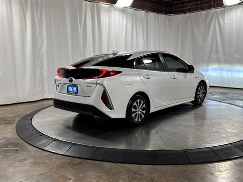 Used 2021 Toyota Prius Prime XLE FWD image 8