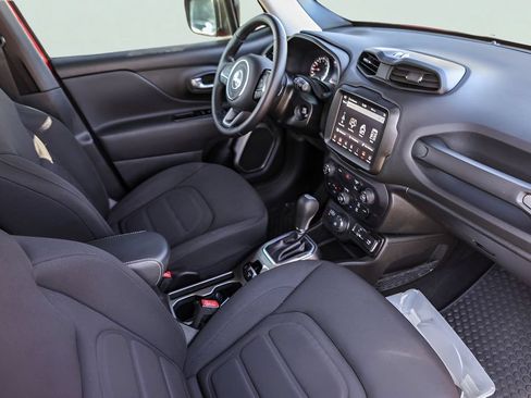 Used 2022 Jeep Renegade Latitude AWD/4WD image 30