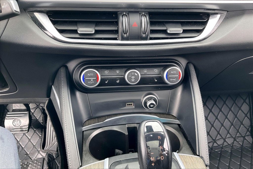 Used 2018 Alfa Romeo Stelvio Ti AWD/4WD image 36