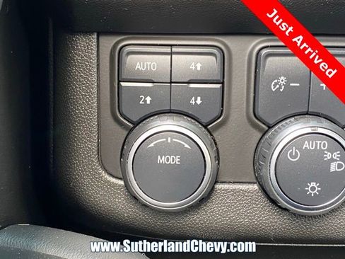 Used 2023 Chevrolet Suburban Premier AWD/4WD image 25