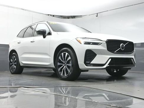 Used 2024 Volvo XC60 B5 Core image 34