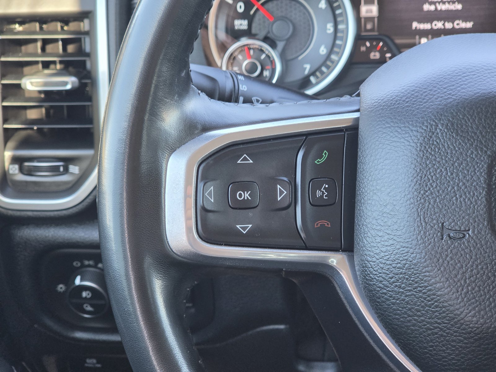 Used 2022 RAM 1500 Laramie AWD/4WD image 28