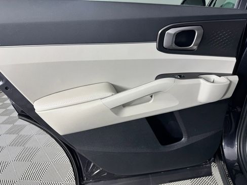Used 2025 Kia Sorento S w/ Panoramic Sunroof Package image 26