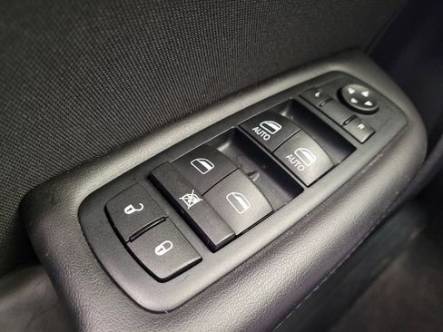 Used 2015 Chrysler 200 Limited FWD image 27