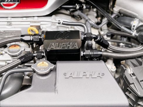 Used 2015 Nissan GT-R Premium image 3