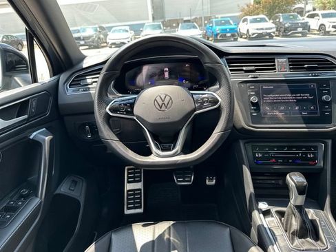 Certified 2024 Volkswagen Tiguan SE R-Line AWD/4WD image 17