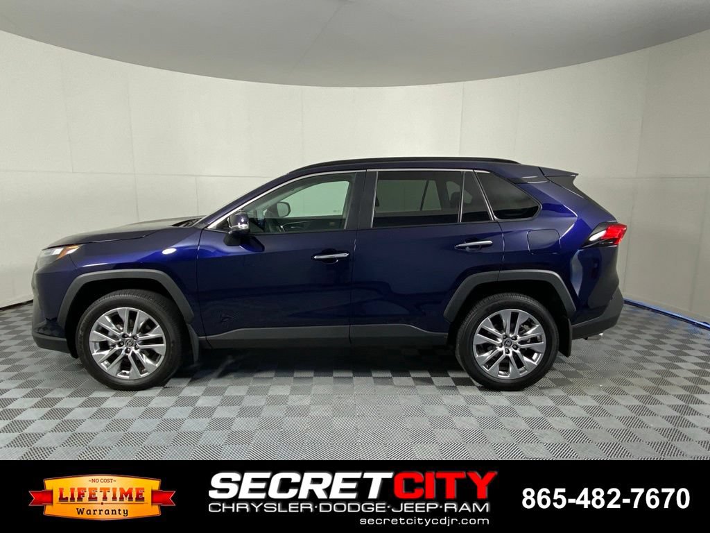 Used 2025 Toyota RAV4 Limited w/ Weather Package AWD/4WD image 4