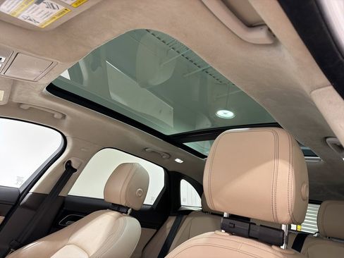 Used 2020 Jaguar F-PACE Prestige image 19