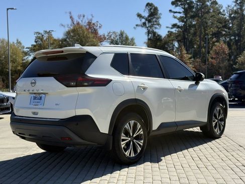 Used 2022 Nissan Rogue SV w/ SV Premium Package image 6