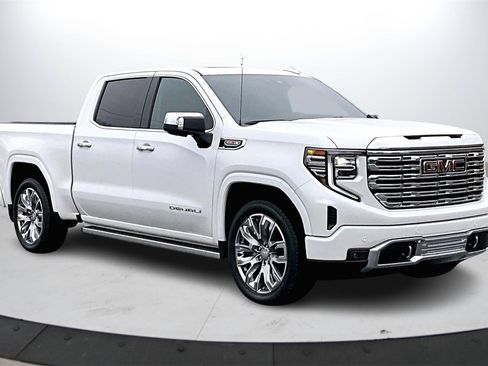 Used 2025 GMC Sierra 1500 Denali image 2