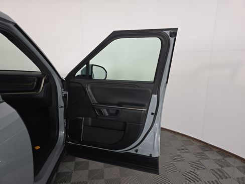 Used 2024 Rivian R1T Adventure AWD/4WD image 18
