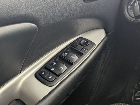 Used 2020 Dodge Journey SE w/ SE Popular Equipment Group FWD image 15