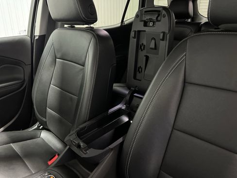 Used 2024 GMC Terrain SLT image 35