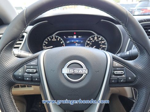 Used 2023 Nissan Maxima Platinum w/ Sport Mat Group FWD image 18