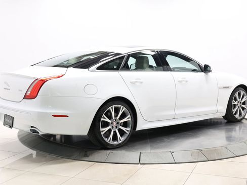 Used 2015 Jaguar XJ image 4