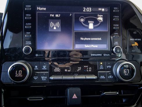 Used 2022 Toyota Highlander LE image 36