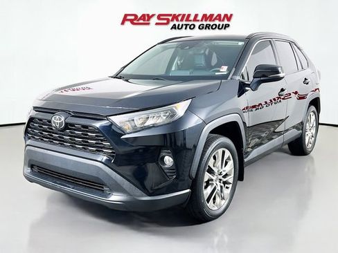 Used 2021 Toyota RAV4 XLE Premium AWD/4WD image 3