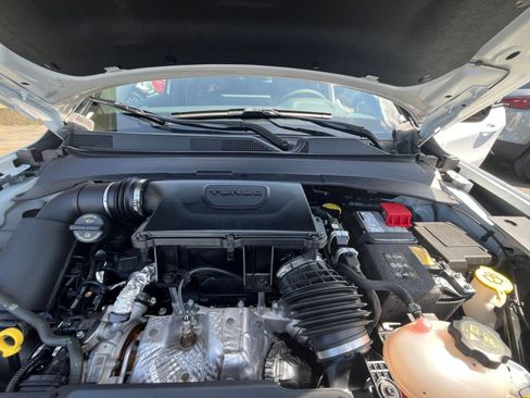 Used 2025 Jeep Compass Trailhawk AWD/4WD image 32