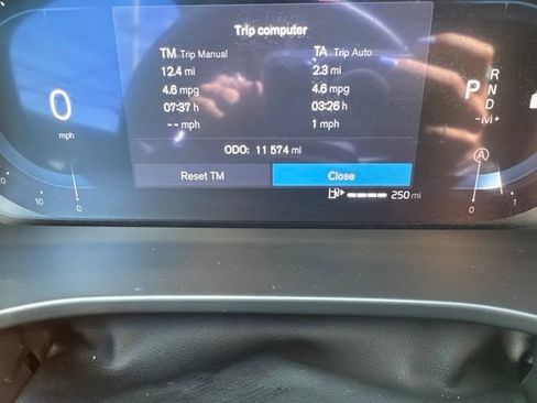 Used 2025 Volvo XC40 B5 Core AWD/4WD image 23