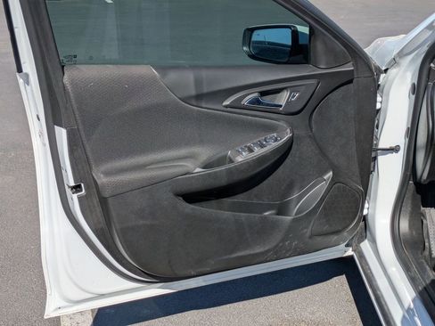 Certified 2025 Chevrolet Malibu RS image 11