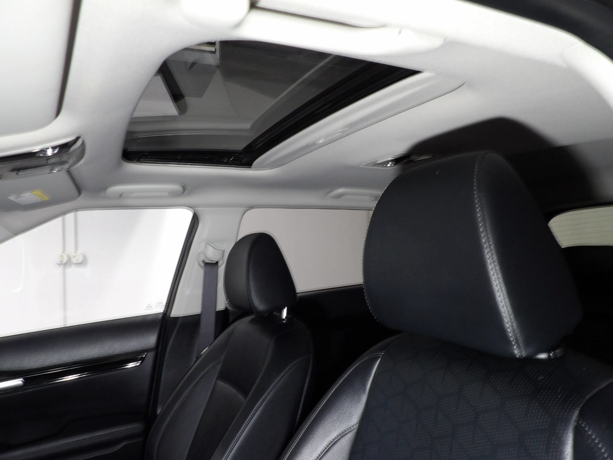 Used 2025 Kia Seltos EX w/ EX Sunroof Package FWD image 9