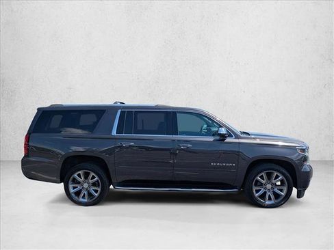 Used 2017 Chevrolet Suburban Premier AWD/4WD image 4