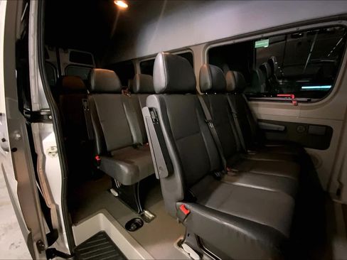 Used 2017 Mercedes-Benz Sprinter 2500 image 19