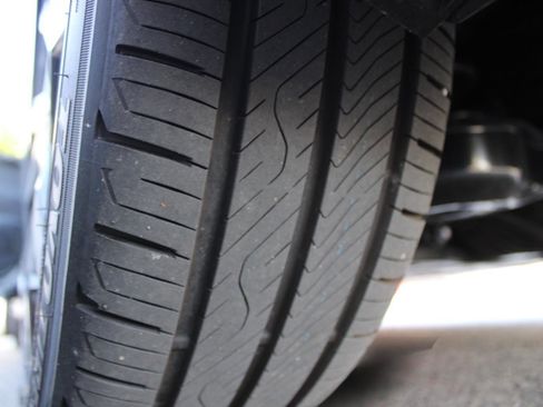 Used 2026 Toyota Prius Plug-In Hybrid image 12